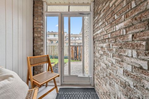 Photo 5 at 20 Crest Fern Way, Don Valley Village, Toronto