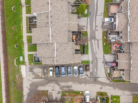 Photo 41 at 20 Crest Fern Way, Don Valley Village, Toronto