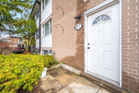 Photo 5 at 87 Overture Road, West Hill, Toronto