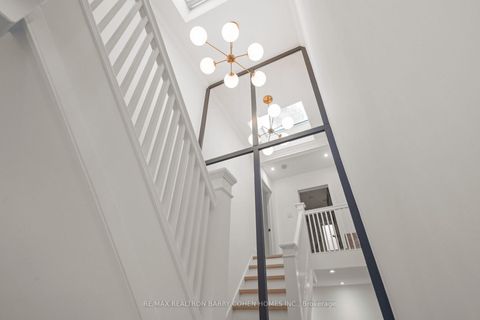 Photo 27 at 231 Macpherson Avenue, Casa Loma, Toronto