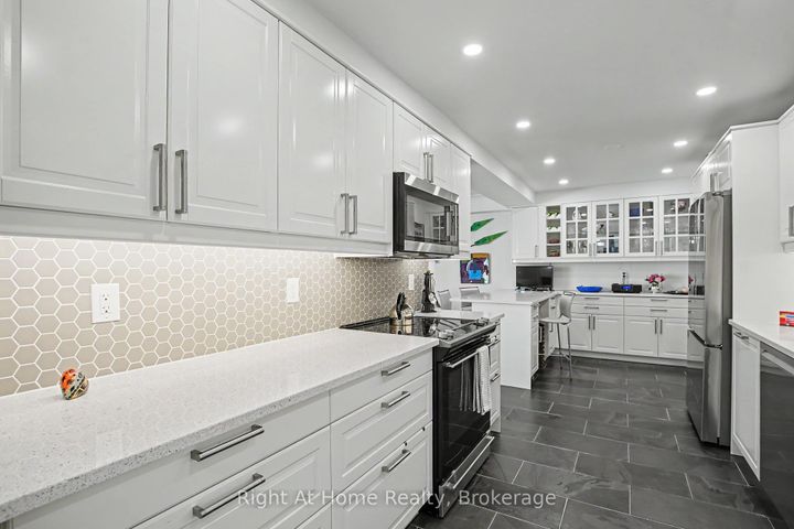 Photo 18 at 405 - 2121 Lakeshore Road, Brant, Burlington