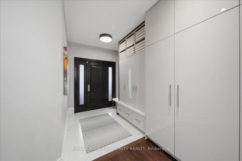 Photo 2 at 42 Sandy Point Drive, Westbrook, Richmond Hill