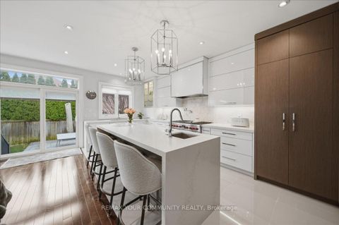 Photo 7 at 42 Sandy Point Drive, Westbrook, Richmond Hill