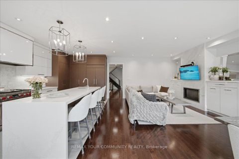 Photo 11 at 42 Sandy Point Drive, Westbrook, Richmond Hill