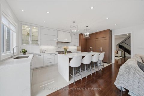 Photo 12 at 42 Sandy Point Drive, Westbrook, Richmond Hill