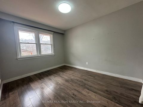 Photo 8 at 125 Treverton Drive, Ionview, Toronto