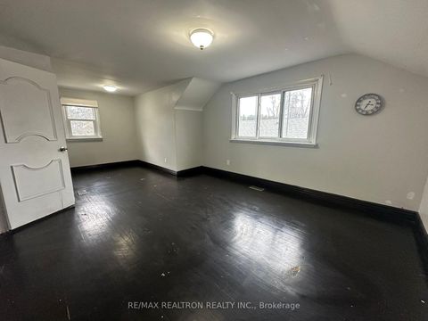 Photo 11 at 125 Treverton Drive, Ionview, Toronto