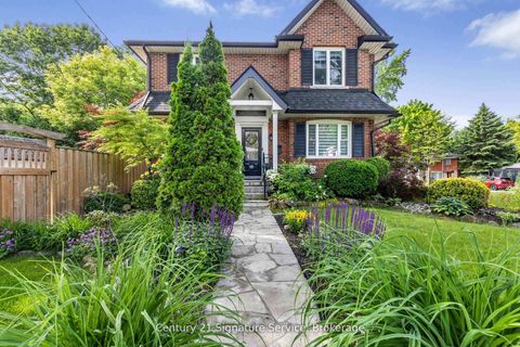 Photo 1 at 33 McIntosh Avenue, Queensway, Toronto