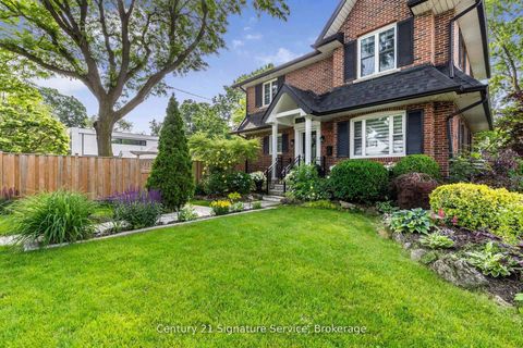 Photo 3 at 33 McIntosh Avenue, Queensway, Toronto