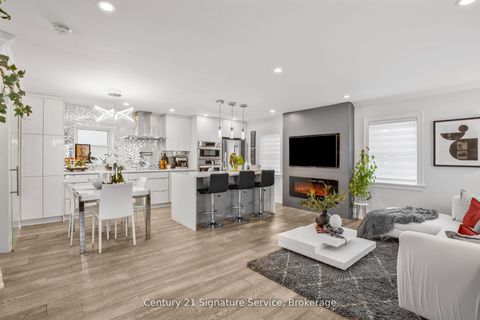 Photo 4 at 33 McIntosh Avenue, Queensway, Toronto