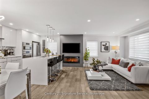 Photo 5 at 33 McIntosh Avenue, Queensway, Toronto