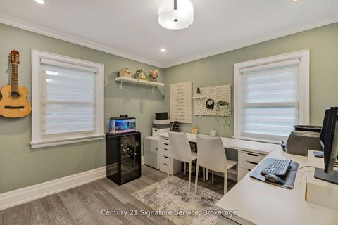 Photo 8 at 33 McIntosh Avenue, Queensway, Toronto