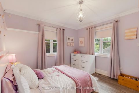 Photo 9 at 33 McIntosh Avenue, Queensway, Toronto