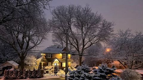 Photo 26 at 33 McIntosh Avenue, Queensway, Toronto