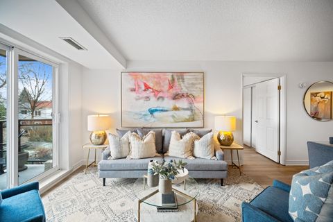 Photo 5 at 201 - 645 Millwood Road, Mount Pleasant East, Toronto