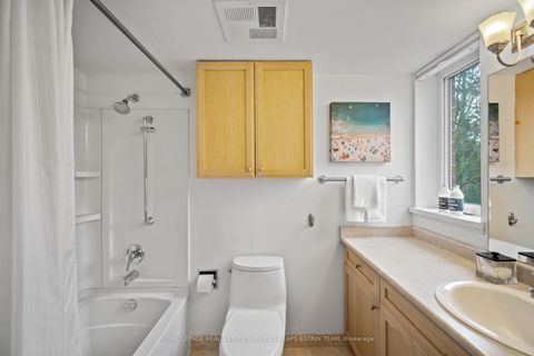 Photo 15 at 201 - 645 Millwood Road, Mount Pleasant East, Toronto