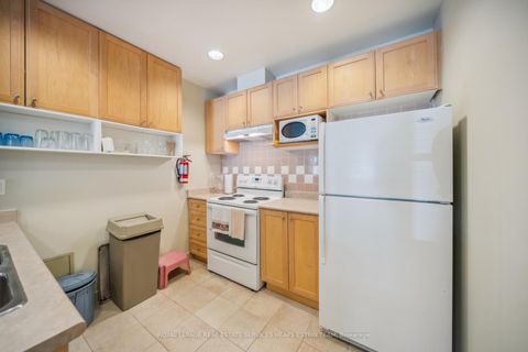 Photo 23 at 201 - 645 Millwood Road, Mount Pleasant East, Toronto