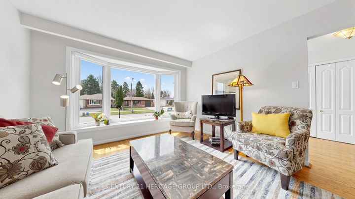 Photo 6 at 72 Romfield Circuit, Royal Orchard, Markham