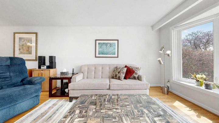 Photo 7 at 72 Romfield Circuit, Royal Orchard, Markham