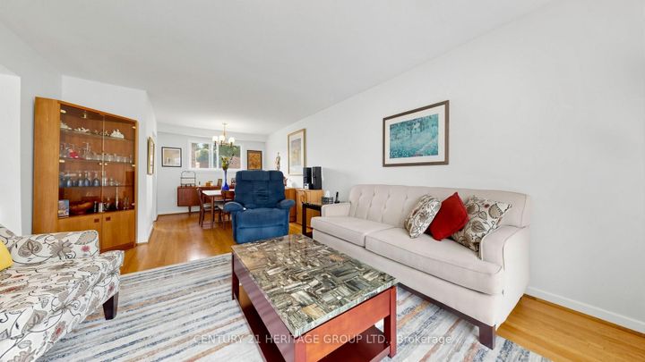 Photo 8 at 72 Romfield Circuit, Royal Orchard, Markham