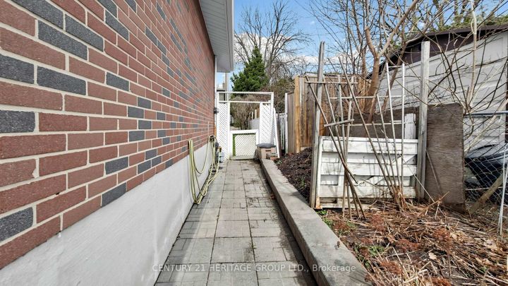 Photo 45 at 72 Romfield Circuit, Royal Orchard, Markham