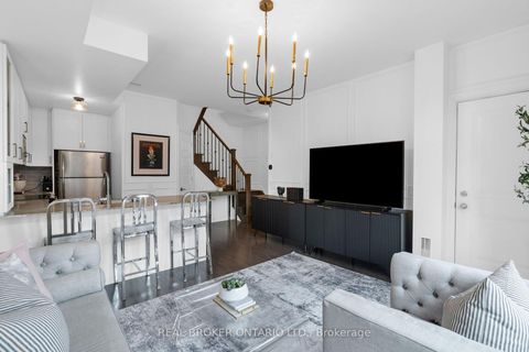 Photo 7 at 43 - 8167 Kipling Avenue, West Woodbridge, Vaughan