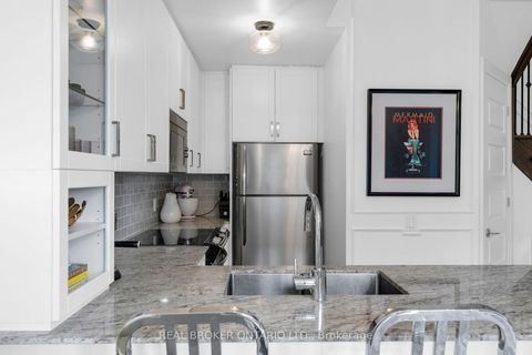 Photo 8 at 43 - 8167 Kipling Avenue, West Woodbridge, Vaughan