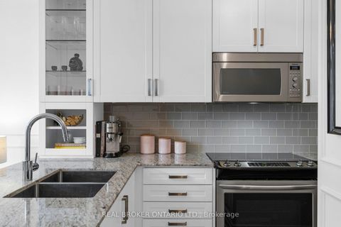 Photo 9 at 43 - 8167 Kipling Avenue, West Woodbridge, Vaughan