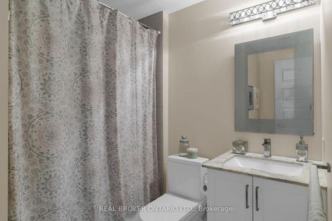 Photo 14 at 43 - 8167 Kipling Avenue, West Woodbridge, Vaughan