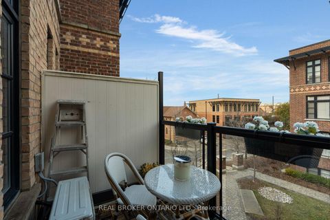 Photo 18 at 43 - 8167 Kipling Avenue, West Woodbridge, Vaughan