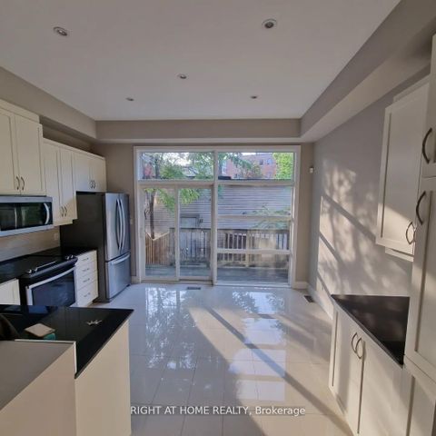 Photo 9 at 488 King Street E, Moss Park, Toronto