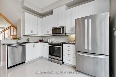 Photo 11 at 488 King Street E, Moss Park, Toronto