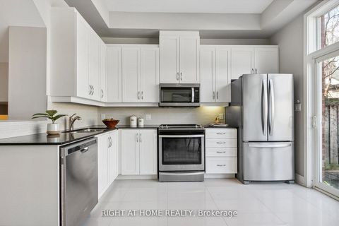 Photo 12 at 488 King Street E, Moss Park, Toronto