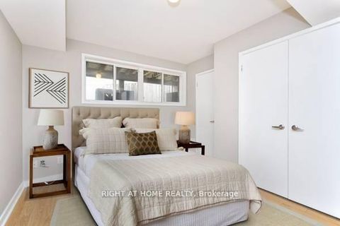 Photo 33 at 488 King Street E, Moss Park, Toronto