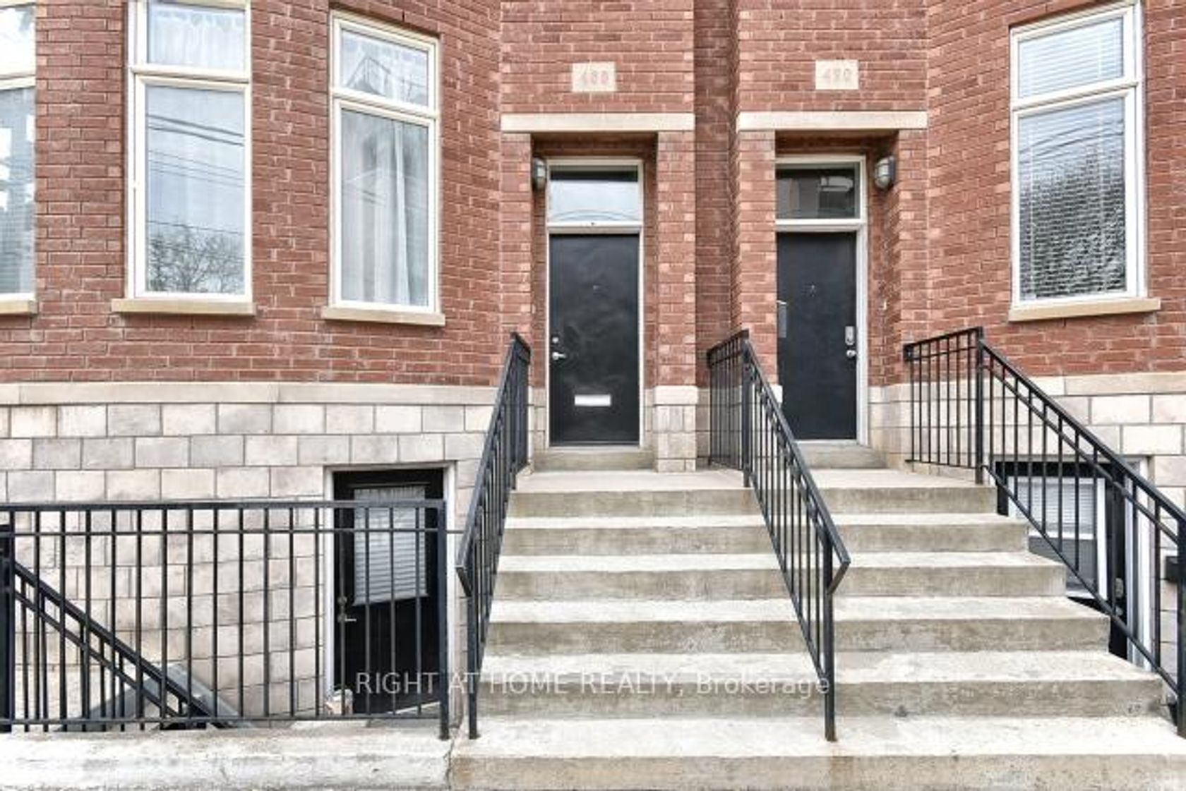 488 King Street E, Moss Park, Toronto photo number 2