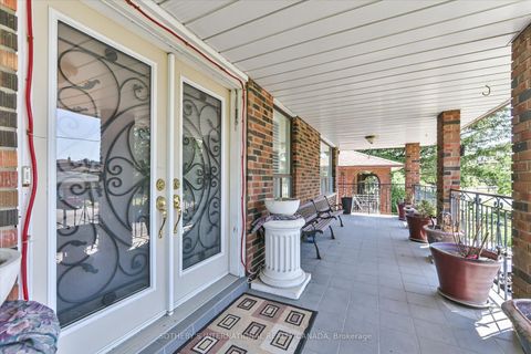 Photo 2 at 502 Queens Drive, Maple Leaf, Toronto