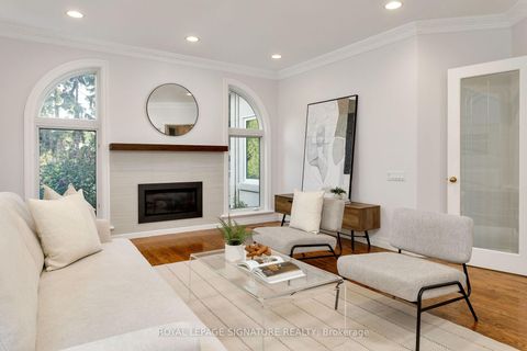 Photo 10 at 31 Lawrie Road, Beverley Glen, Vaughan