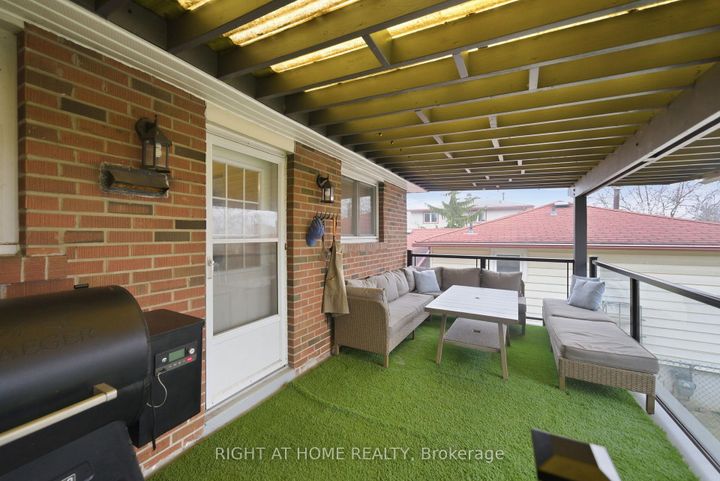 Photo 21 at 826 West Shore Boulevard, West Shore, Pickering