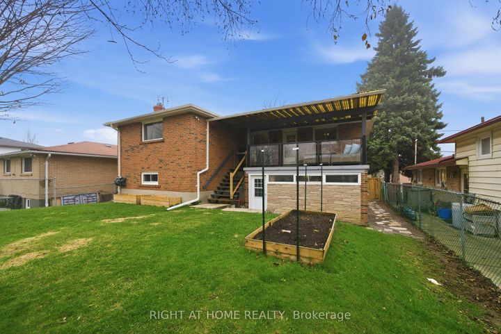 Photo 23 at 826 West Shore Boulevard, West Shore, Pickering