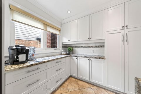 Photo 4 at 64 Coventry Court, Crosby, Richmond Hill