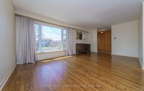 Photo 4 at 47 Ollerton Road, York University Heights, Toronto