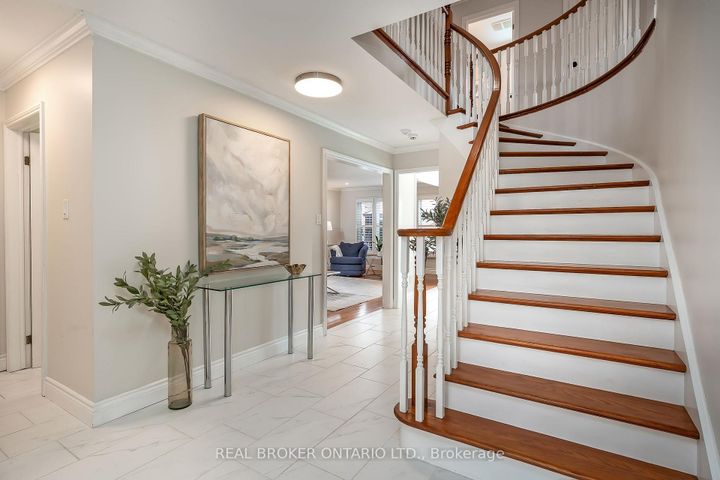 Photo 4 at 2152 Heidi Avenue, Headon, Burlington