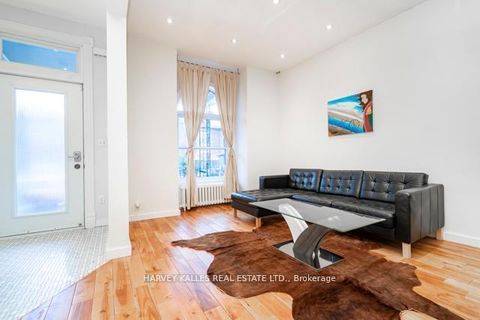 Photo 2 at 178 Manning Avenue, Bellwoods, Toronto