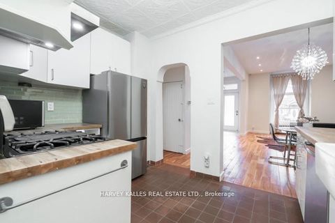 Photo 10 at 178 Manning Avenue, Bellwoods, Toronto