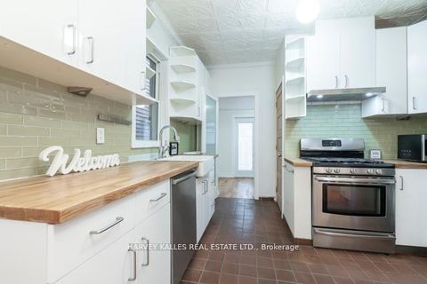 Photo 11 at 178 Manning Avenue, Bellwoods, Toronto