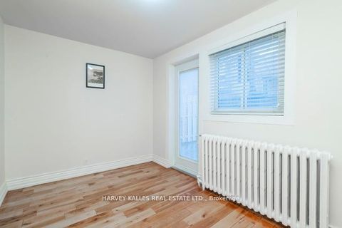 Photo 12 at 178 Manning Avenue, Bellwoods, Toronto