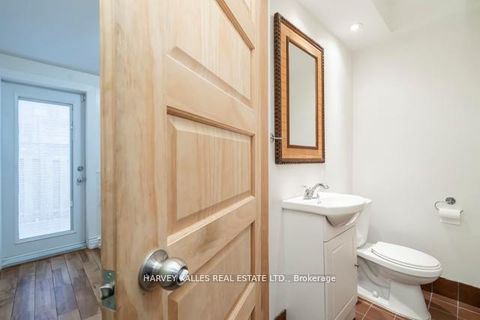 Photo 15 at 178 Manning Avenue, Bellwoods, Toronto