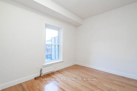 Photo 22 at 178 Manning Avenue, Bellwoods, Toronto