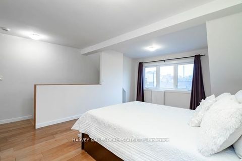 Photo 30 at 178 Manning Avenue, Bellwoods, Toronto