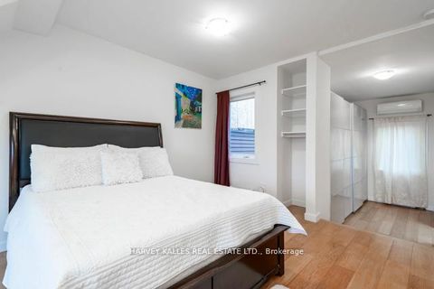 Photo 33 at 178 Manning Avenue, Bellwoods, Toronto